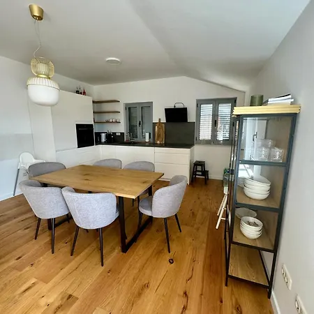 Apartment Ninoa *