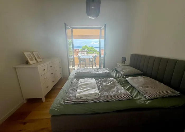 Ninoa Holidays Петрчане