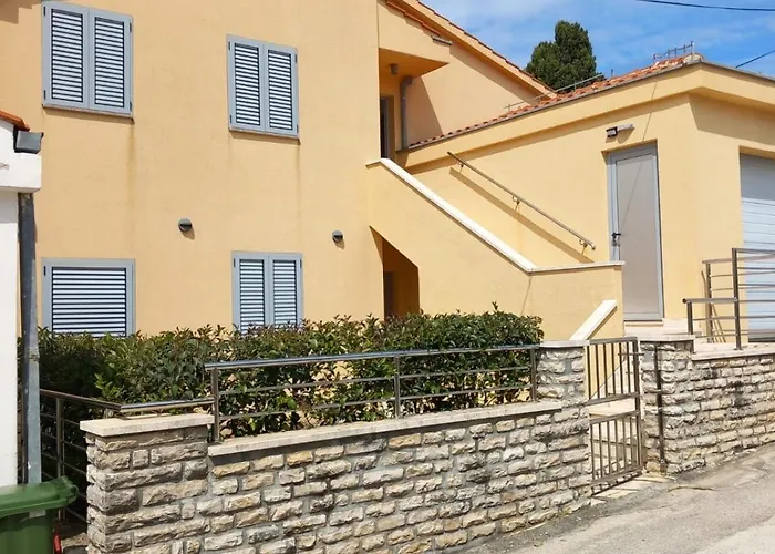 Ninoa Holidays Petrcane